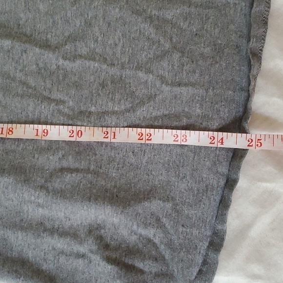 Thyme Maternity Long Sleeve Gray Tshirt Size Medium - Picture 7 of 8